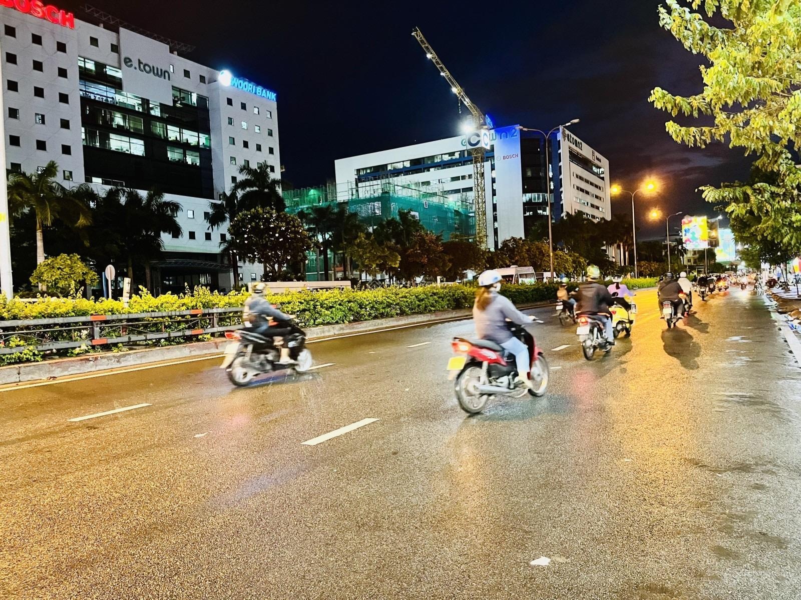 Nhà khu k300 - giáp sân bay - 86m2 - 2tầng - giá 9,1tỷ - lh 0949351891 mr toản