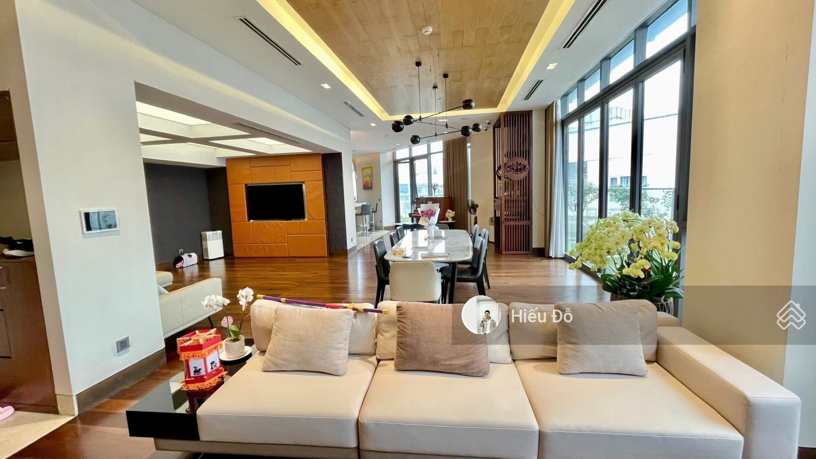 Cho thuê penthouse duy nhất 400m2 4n4w full đồ siêu cao cấp. ban công chạy quanh nhà .