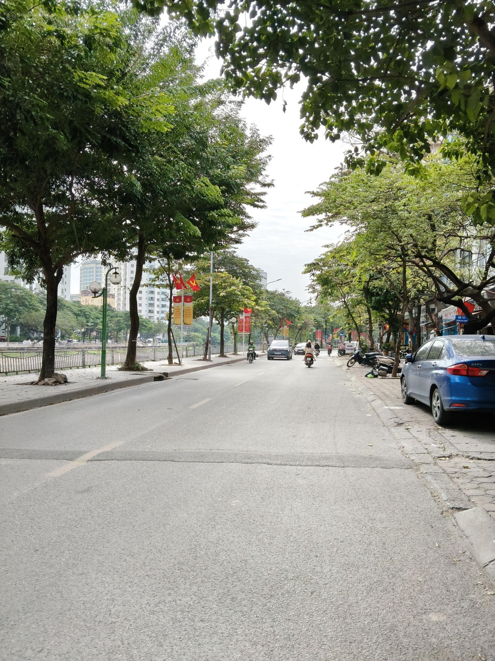 Bán tòa căn hộ dịch vụ 8 tầng 24 phòng 110m sổ đỏ doanh thu 1 tỷ/năm Kim Giang giá 21.5tỷ