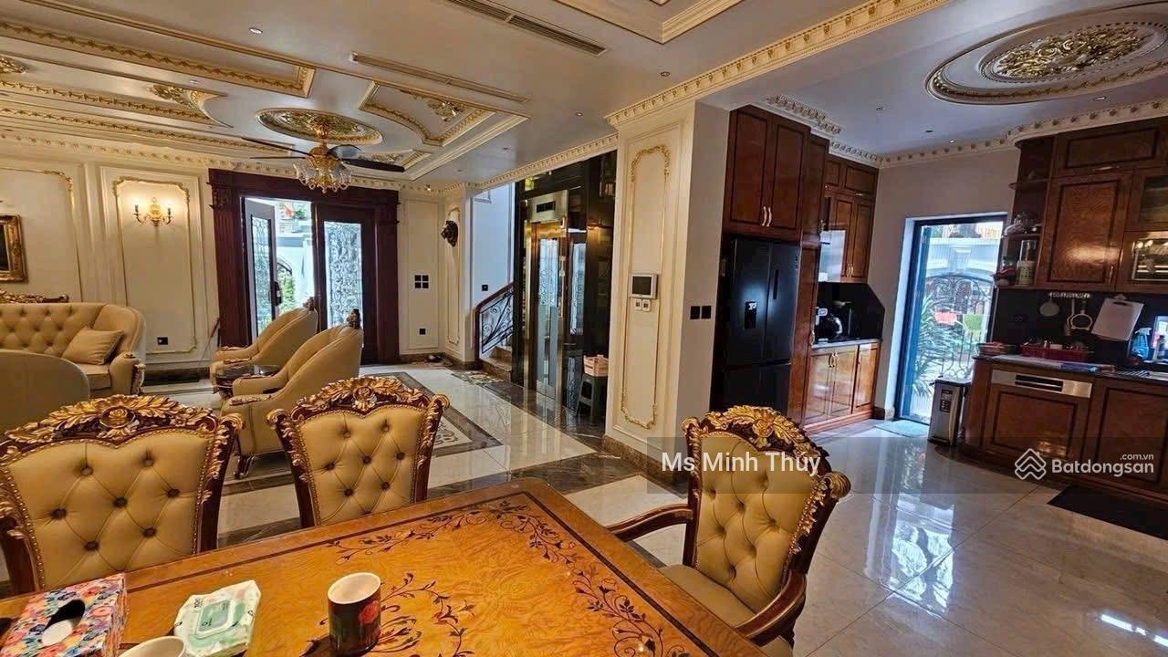 Bán nhà liền kề lô góc kdt Văn Phú 180m giá 54 tỷ