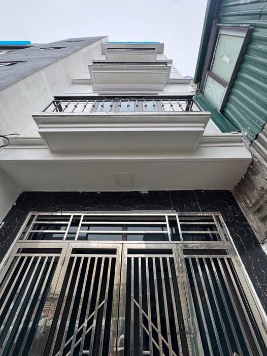 Bán nhà ngõ 323 Trần Đại Nghĩa, 20m2, sổ đỏ chính chủ, mặt ngõ thông, giá 4.5 tỷ