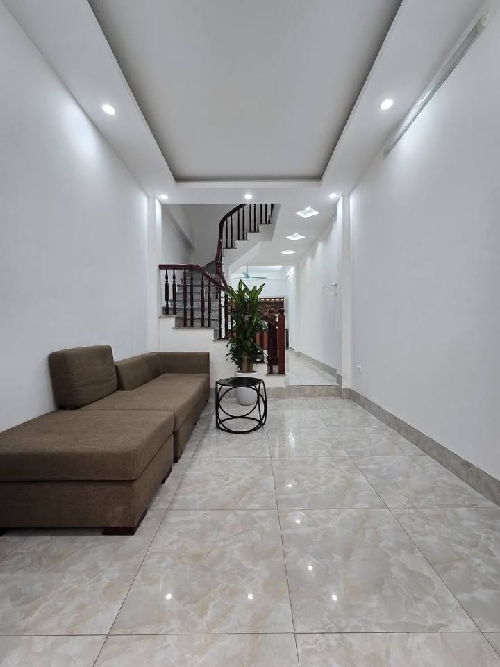 Chỉ nhỉnh 6 tỷ có 36m2 nhà dân xây 4 tầng tại Thạch Bàn, ngõ thông, đầy đủ công năng