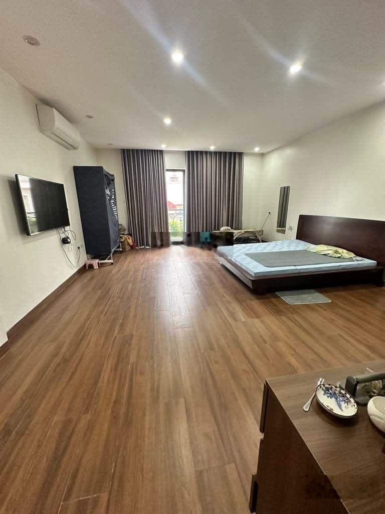 8 tầng phố vip Tân Mai, ô tô đỗ trong nhà, giá rẻ như chung cư