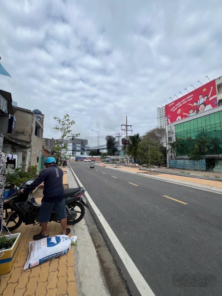 Siêu phẩm nhà 2 mặt tiền Tên Lửa ngay Aeon nhà 3 tầng 4x15 3PN, 4WC, P thờ đường 8m giá chỉ hơn 7tỷ