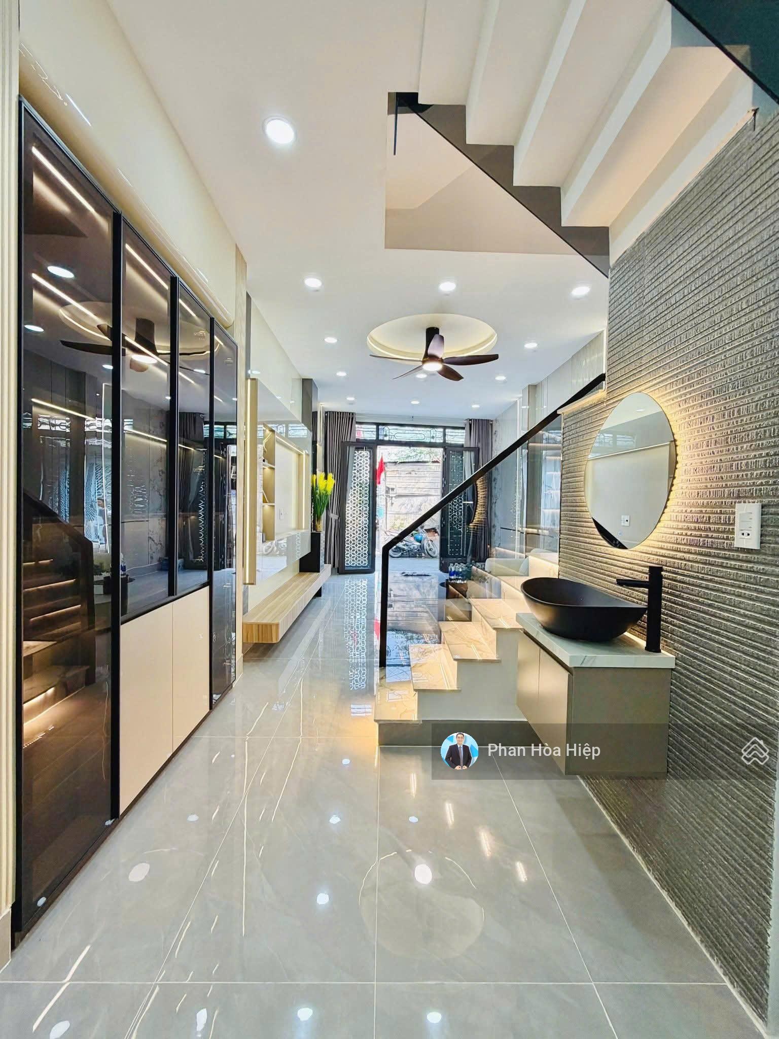 Bán gấp nhà hẻm 6m Phạm Phú Thứ, 60m2, 4 tầng BTCT,4PN, thông ra Võ Văn Kiệt, gần chợ Bình Tiên