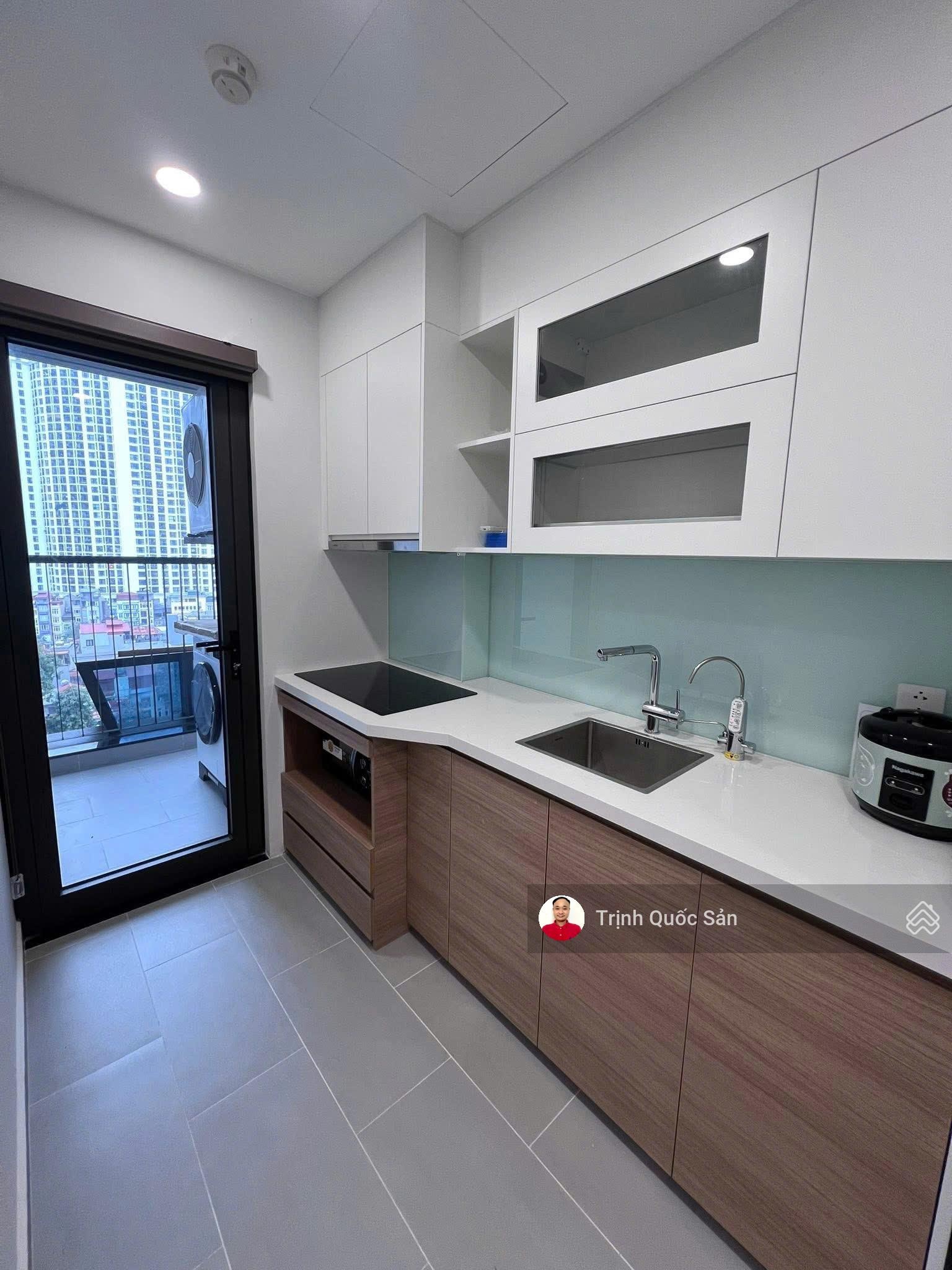 Rẻ Nhất . Cho thuê The Ninety - căn Studio 35m, Full ( Y Ảnh ) 13 triệu . LH 0,942 .00,6856