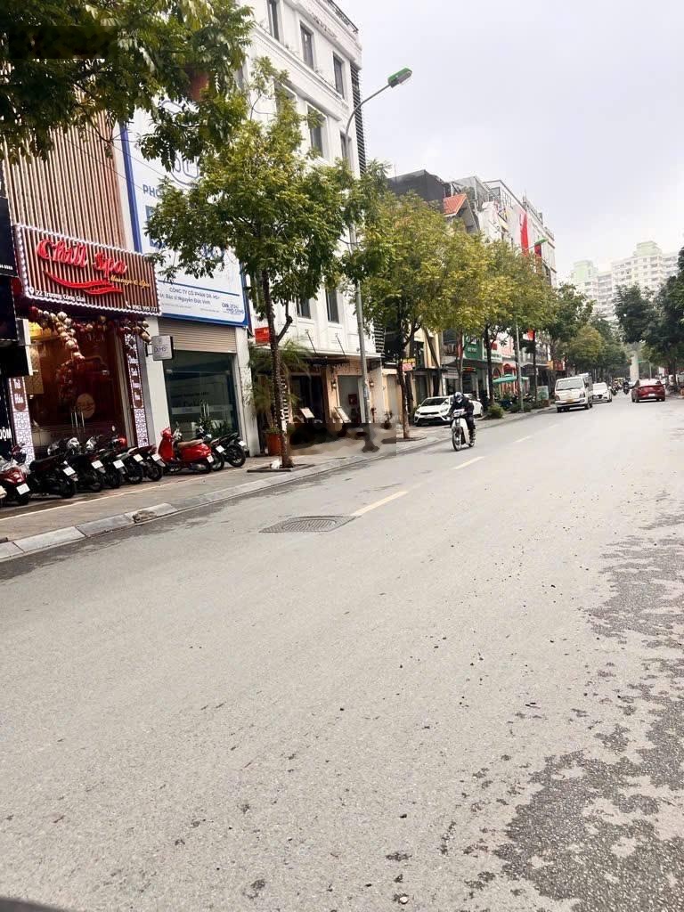 Bán nhà mp trương công giai cầu giấy dt 32m x c4 x mt 3,2m giá 19,5 tỷ có thương lượng