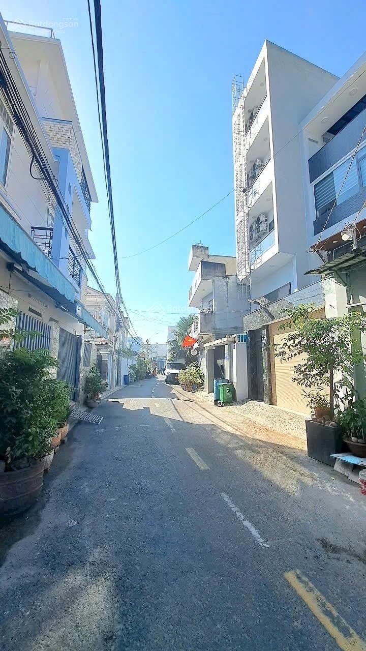 Ngay Vincom Lê Văn Việt, Hiệp Phú, Thủ Đức nhà cấp 4, 116m2 ngang 5m hiếm có sẵn dòng tiền