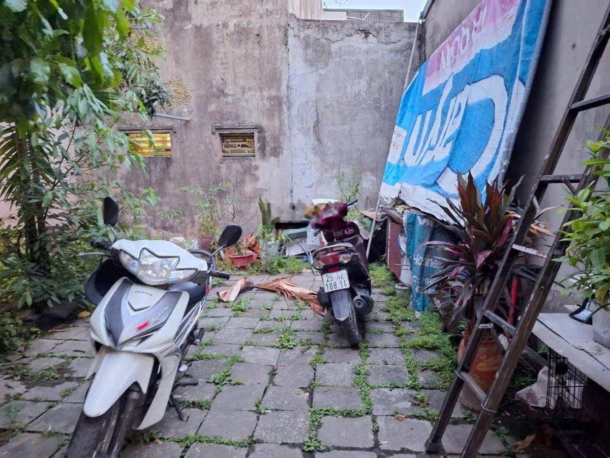 Bán mảnh đất hoa hậu q.hoàng mai - mảnh đất hiếm còn sót lại - phù hợp xây ccmn.