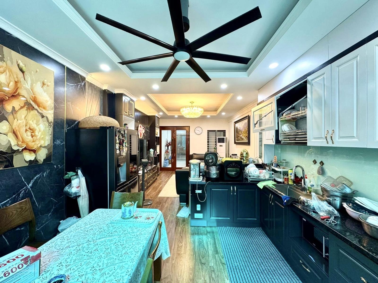 Chính chủ bán nhà sát mặt phố yên lãng đống đa gần 80m mặt tiền rộng ô tô tránh dòng tiền ổn định.