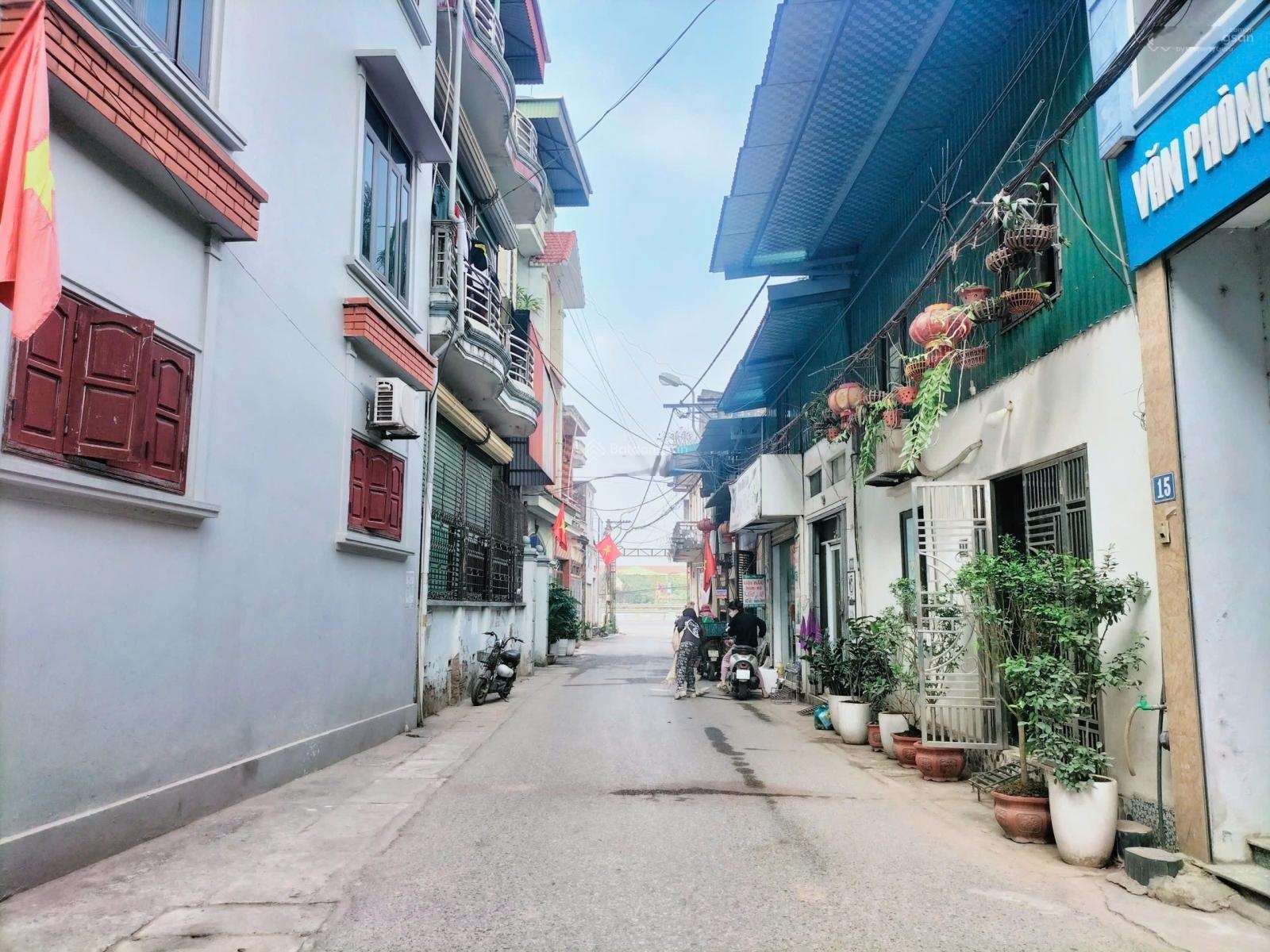 Ô tô tránh, 65m2, nhà 4 tầng,10,8 tỷ tại Ngọc Hồi, Thanh Trì, Hà Nội. Nhà khu phân lô, an ninh tốt