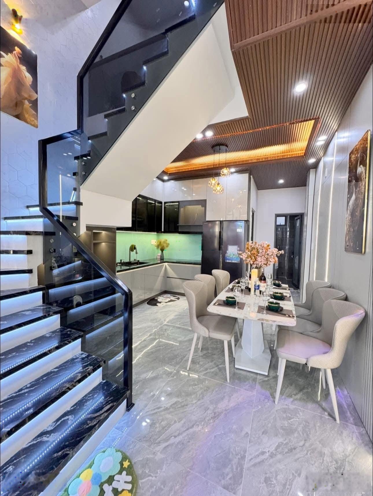 Chính chủ Bán nhà riêng đẹp tại KĐT Định Công, 34 tỷ, 80m2, 6PN, 5WC thang máy, ô tô tránh, vĩa hè