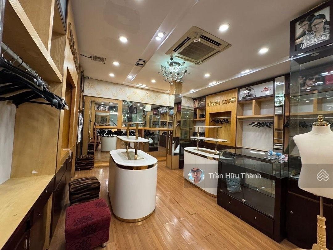 Mặt phố Láng Hạ - 6 tầng. View chung cư - lô góc, hiếm. 35m2 - 6 tầng. Giá 2x tỷ