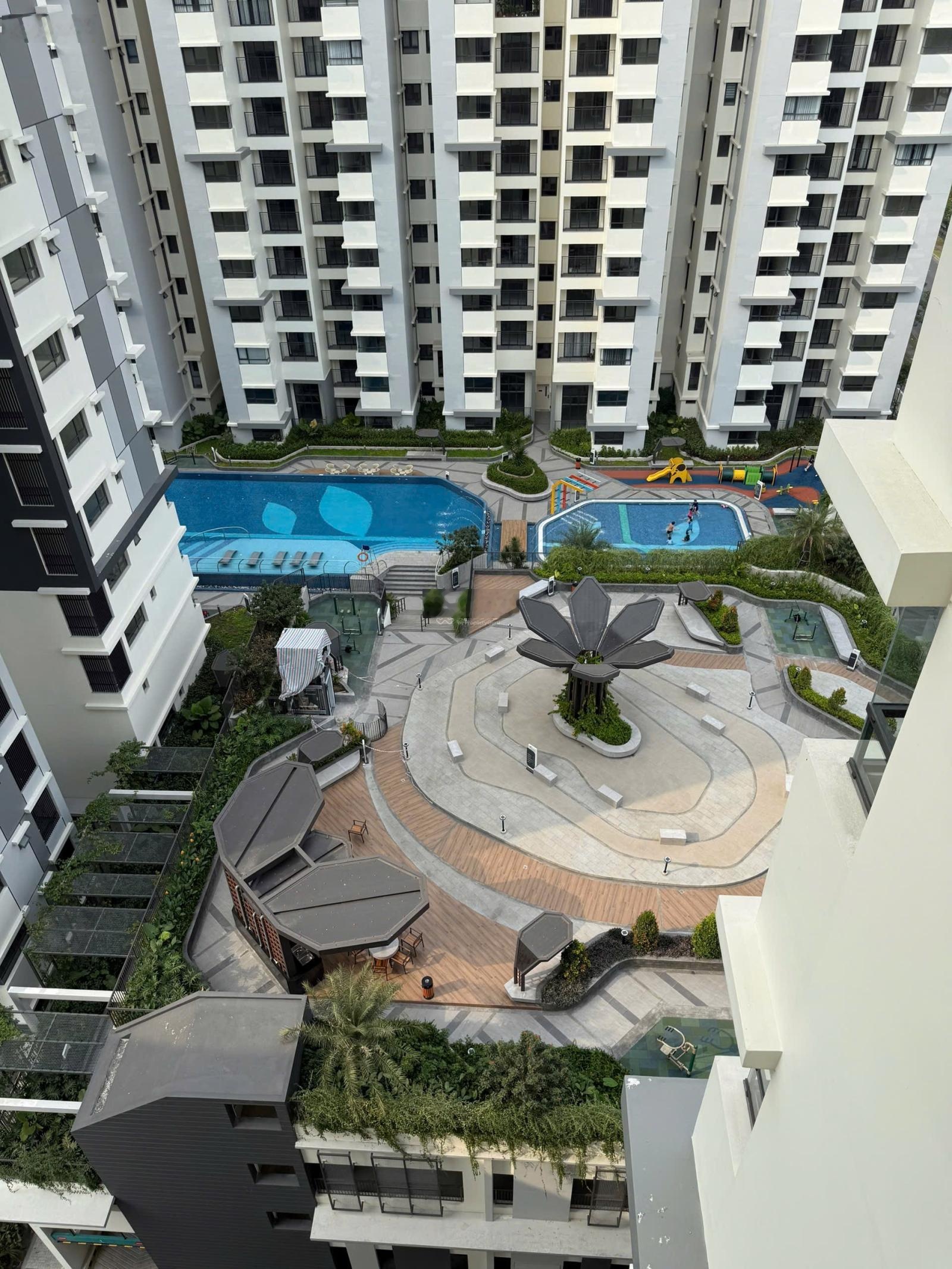 SUẤT NỘI BỘ THE HABITAT - GIÁ GỐC CĐT view trực diện hồ bơi và quảng trường ánh sáng