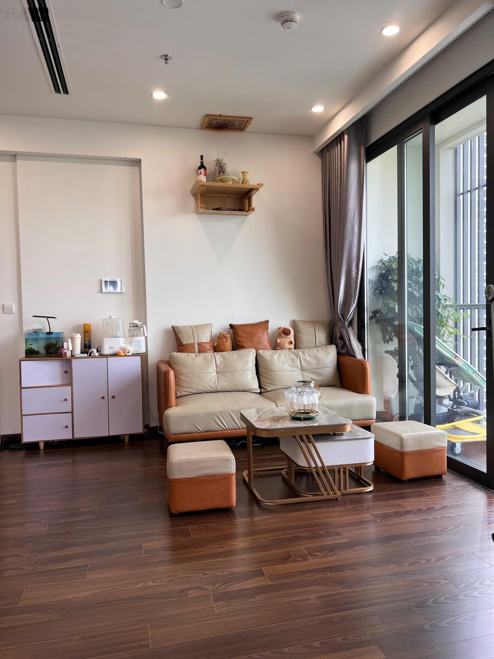 Cho thuê căn 2 ngủ view hồ Toà A Masteri West Heights full đồ đẹp thoáng giá 16 triệu.