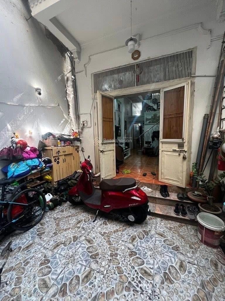 Bán nhà phố Thanh Đàm diện tích 55m2 - Dân xây kiến cố - sân để xe rất rộng - giá 7,45 tỷ