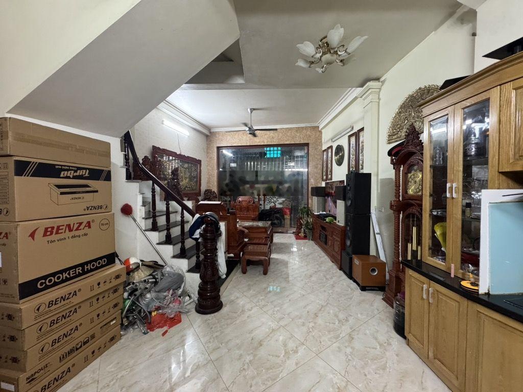 Bán nhà Đại Từ - Hồ Linh Đàm 9.86 tỷ, 54m2 5 tầng , sát phố và ô tô, xây 2016 có thiết kế và GPXD.