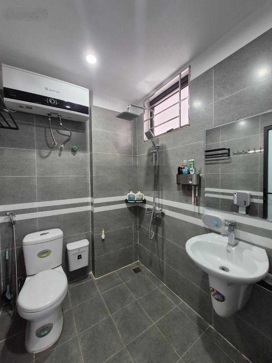 Nhỉnh 9 tỷ sở hữu nhà Bạch Mai, khu vực sầm uất, ngõ rộng, thoáng, 5T kiên cố, MT 5m, công năng đủ