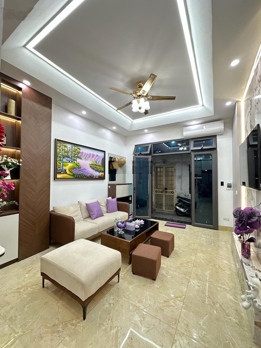 Ngõ thông tứ tung gần ô tô tránh, nhà đẹp NT xịn 2 thoáng vĩnh viễn. DT 34m2 4T MT 4m giá 7,3 tỷ