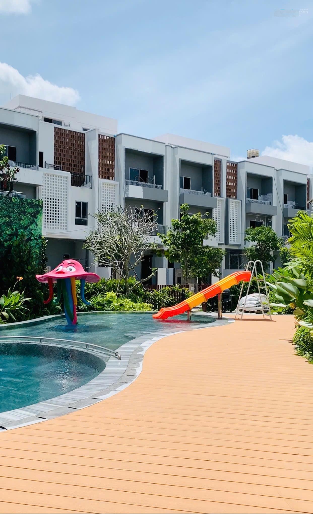 Bán nhà phố The Meadow giá tốt nhất chủ đầu tư, thanh toán 20% nhận nhà, đóng giãn 2 năm, 10,2 tỷ