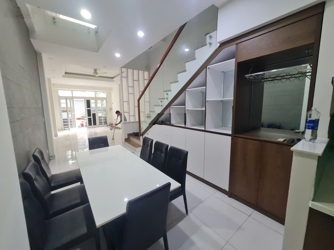 Bán nhà mặt tiền đường 16m kdc An phú hưng, Dt 4x18, 3lau, 4pn, 6wc, 2st, giá 17ty.