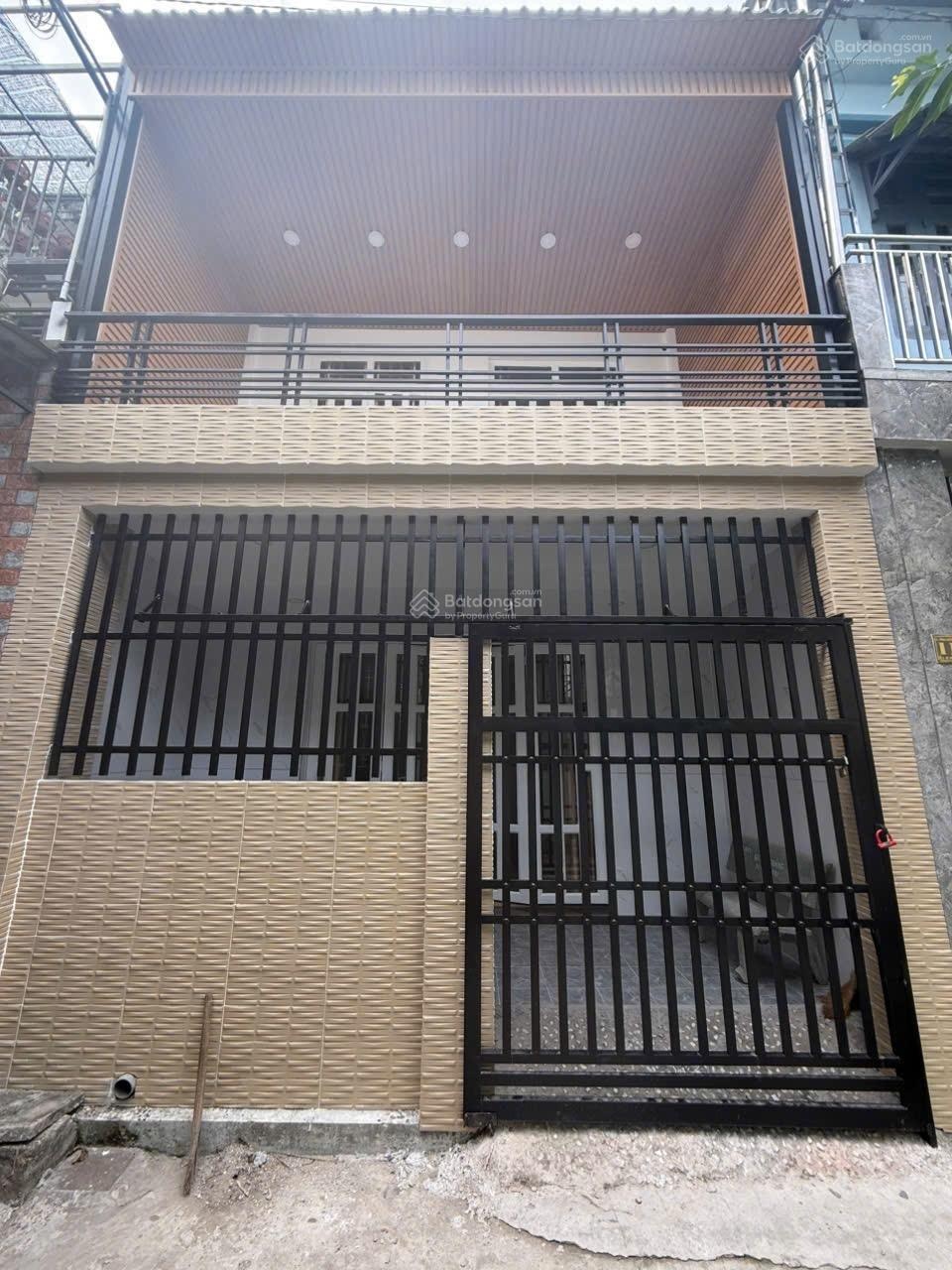 Gia đình chuyển về quê cần bán căn nhà đang ở tại p Bình Hoà. Sát bên ubnd phường bình hoà.