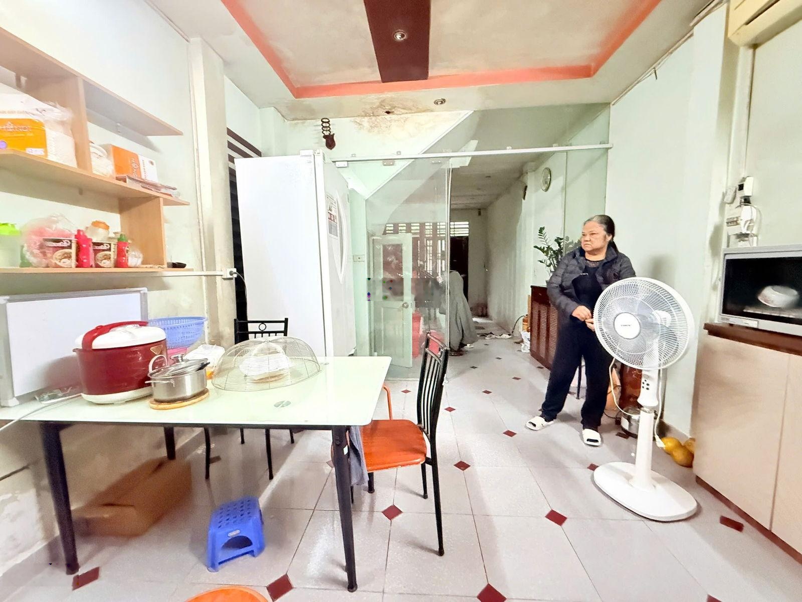 Bán NR tại Nghĩa Đô, 8,8 tỷ, 40m2 siêu hot