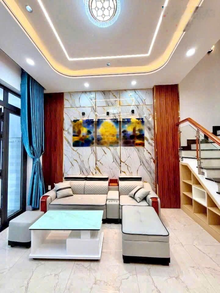 Bán nhà 4 tầng mới xây dựng đường lã xuân oai - 6,8 tỷ