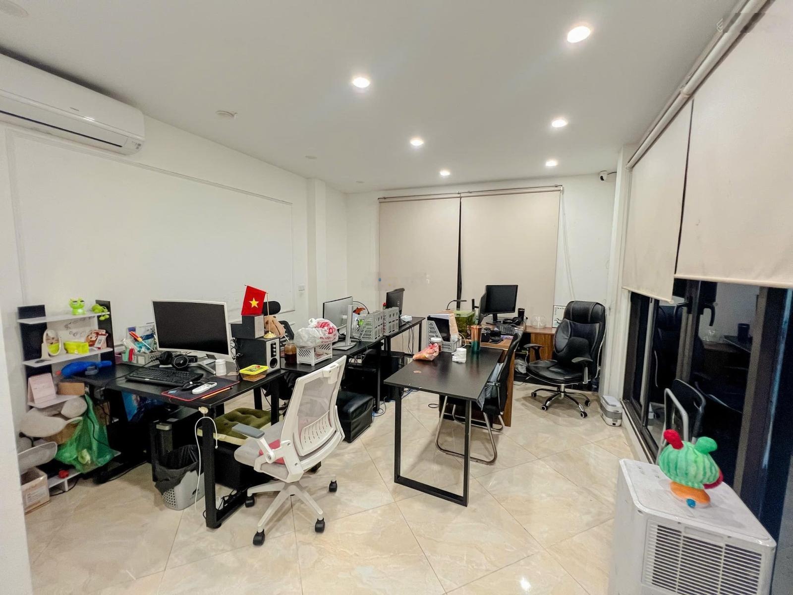 Bán nhà mặt phố Láng Hạ, 35m, 6 tầng,Thang Máy, thông sàn 20,75 tỷ,5PN,5WC, Đống Đa,HN giá cực chất