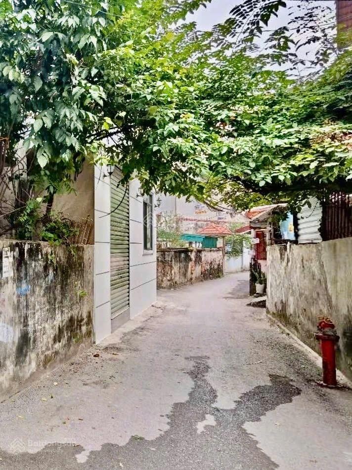 Bán Gấp Thửa Đất Đẹp Quận Long Biên 63m2-chỉ hơn 6 tỷ-Mặt tiền 5.3m-Ô TÔ GẦN-TRUNG TÂM-SỔ VUÔNG