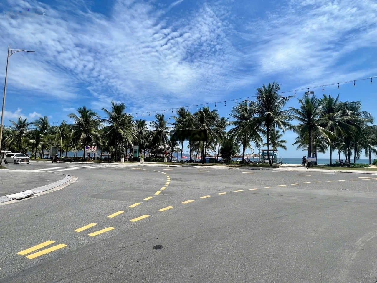 Bán đất tặng nhà kiệt ô tô Hồ Thấu cách đường 30m cách biển võ nguyên giáp 50m