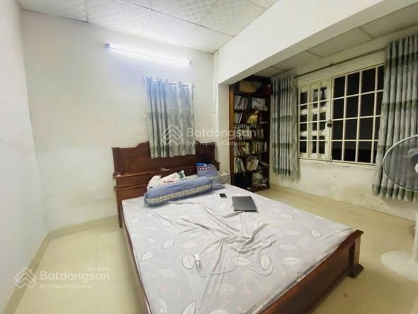 4,98 Tỷ TL ngay chủ nhà 4,4 x 11 ( 1 lầu 3pn ) SHR hoàn công đủ