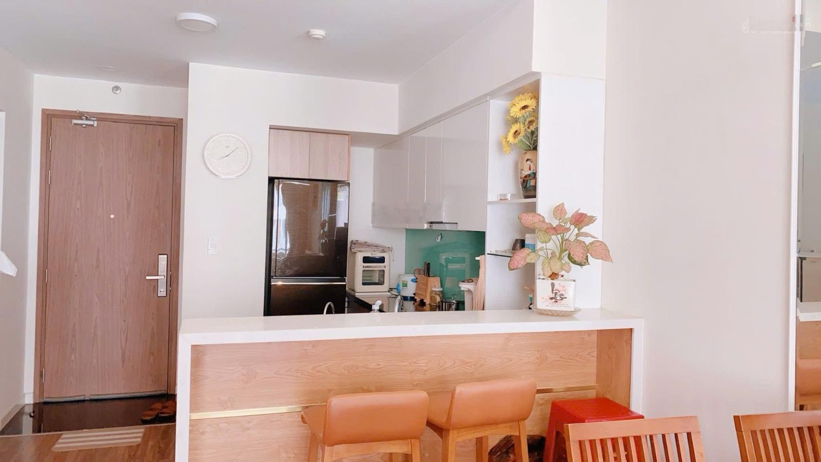 Bán căn hộ góc 2 view 2PN 2WC BC (74m2), tặng full nội thất dính tường