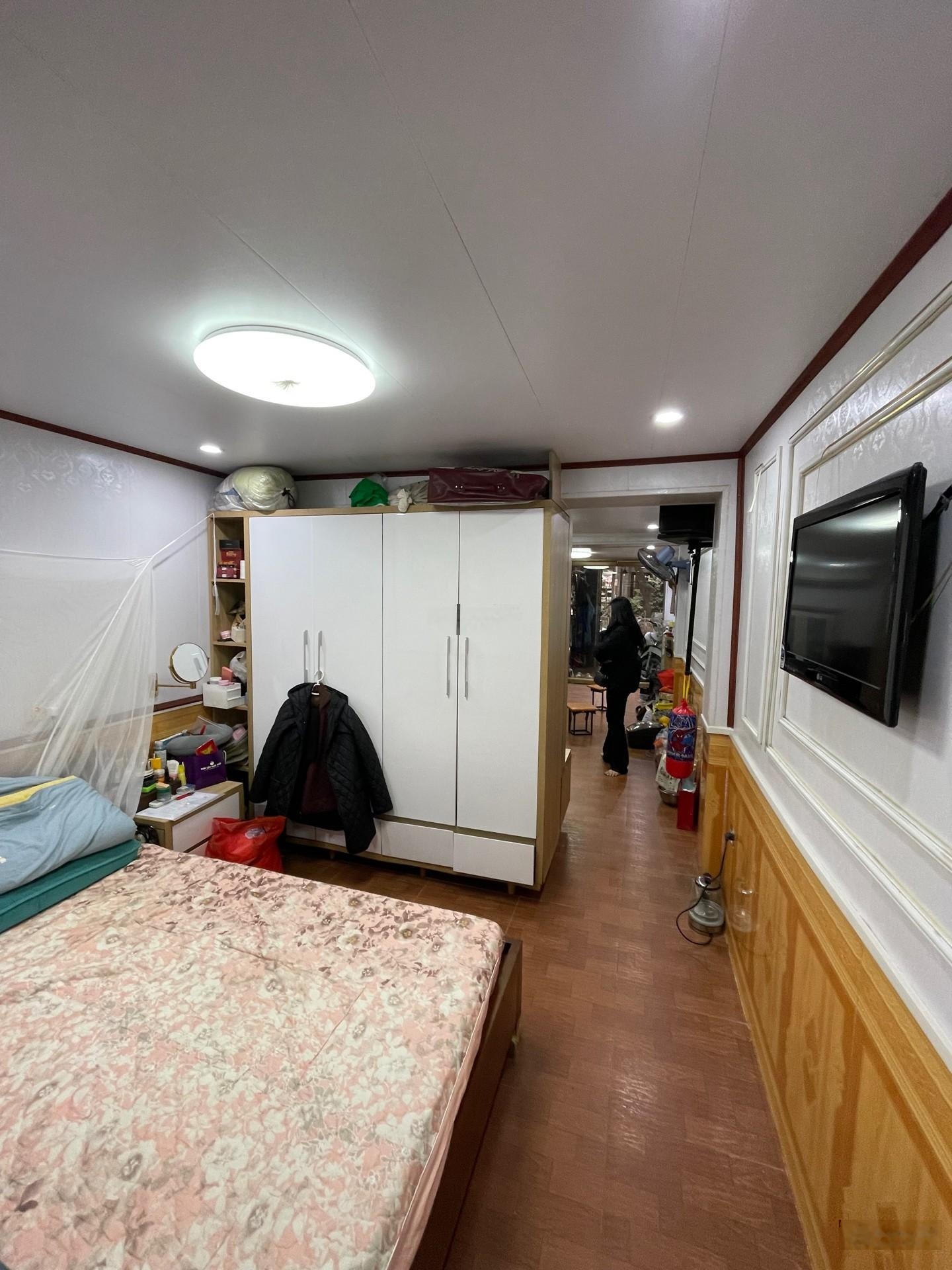 Nhà phân lô - vía hè rộng - văn quán - nguyễn khuyến. giá 17x tỷ ô tô đỗ - vỉa hè rộng