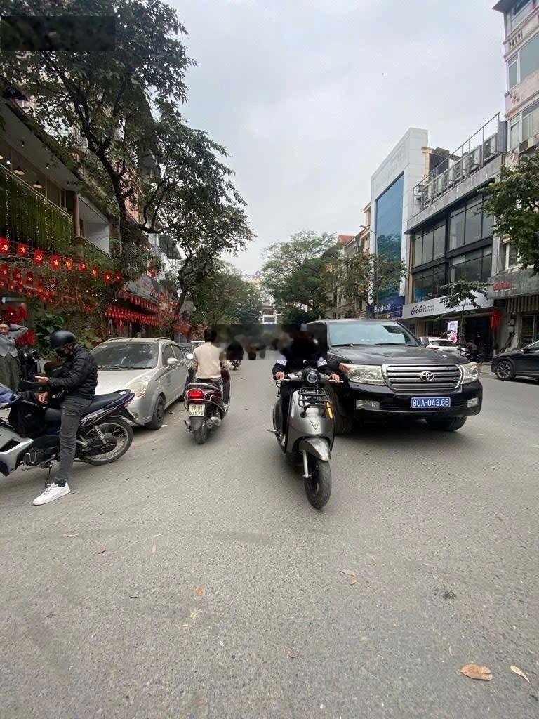 Mặt phố giang văn minh, ba đình -5 tầng -mặt tiền 4,2m -lô góc 2 thoáng vị trí vàng-kinh doanh vip