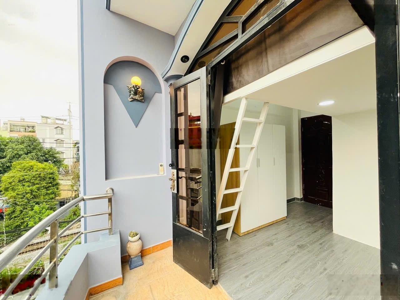 Cho thuê phòng tại Trường Sa Q3, có nội thất, ban công thoáng