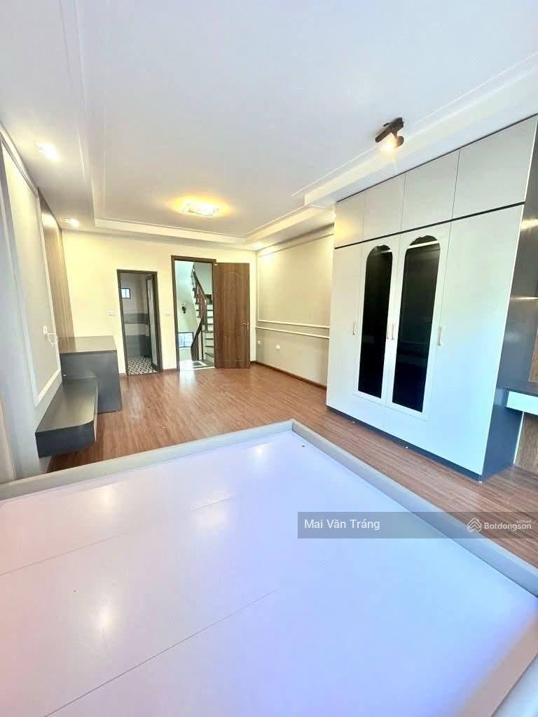 8 tỷ- bán gấp nhà Đình Thôn- Mỹ Đình- 33m2x6 tầng- ngõ rộng 2.5m- 68m ra mặt phố ô tô tránh