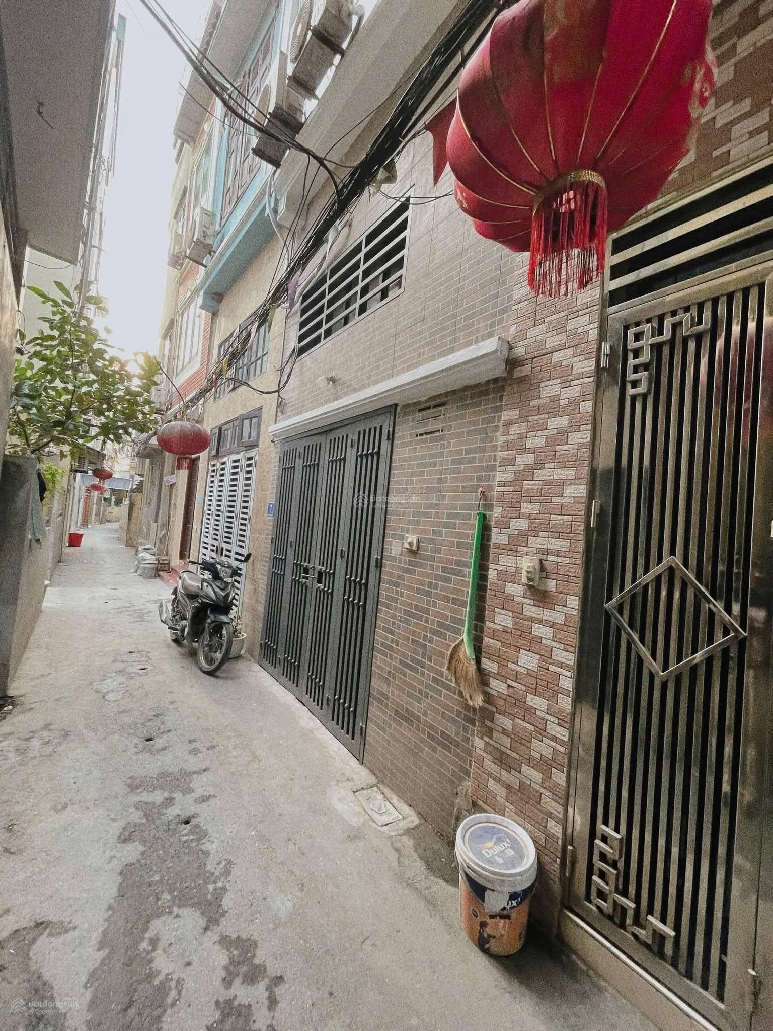 Bán nhà rẻ nhất Xuân Phương 30m2 5 tầng dân tự xây như mới 5.6 tỷ.