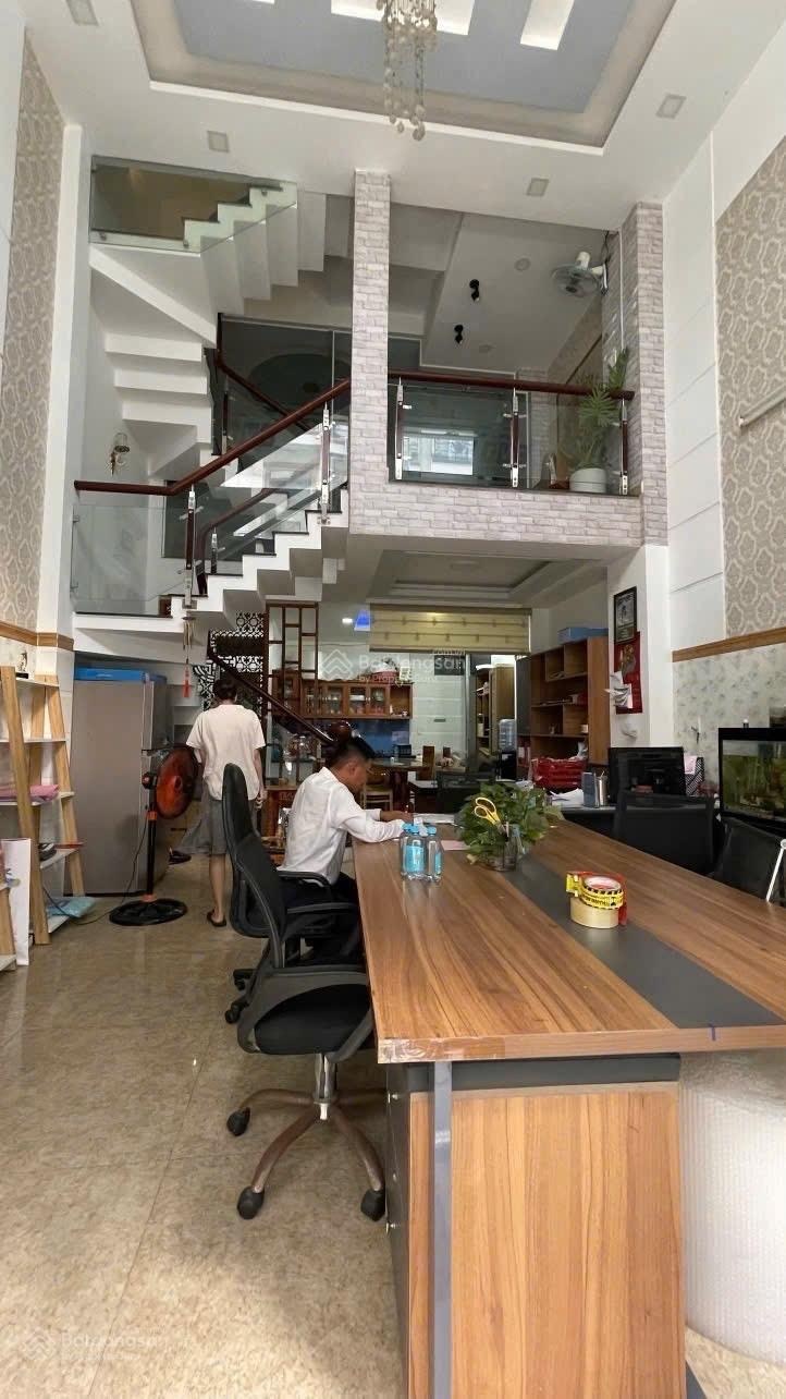 Chdv - vpct - hẻm nhựa 10m - cạnh công viên - khu đồng bộ cao cấp.