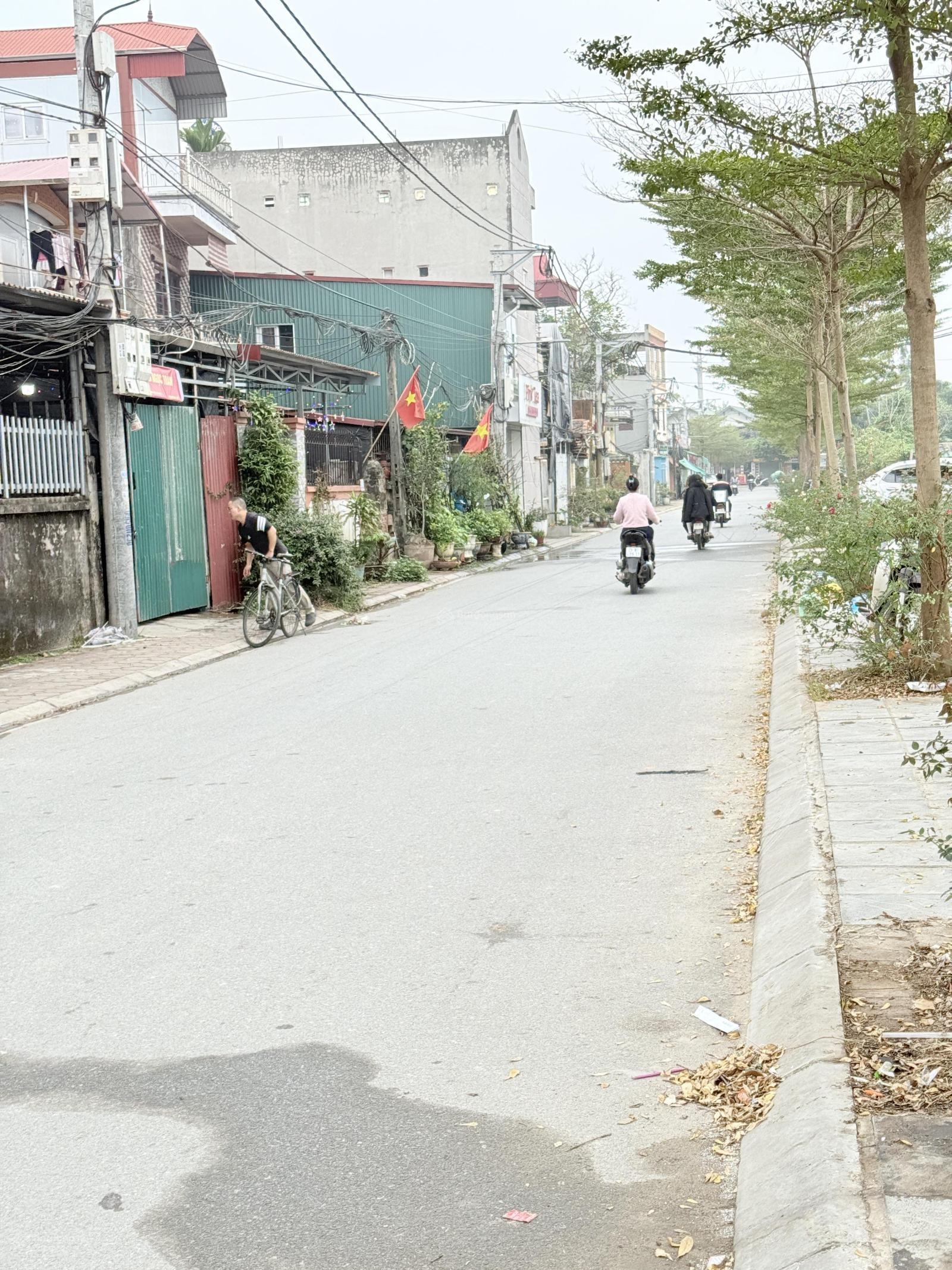 Bán đất mặt phố Đa Tốn Bát Tràng Gia Lâm, 50m2, MT 4.5m, đường 17m, kinh doanh sầm uất