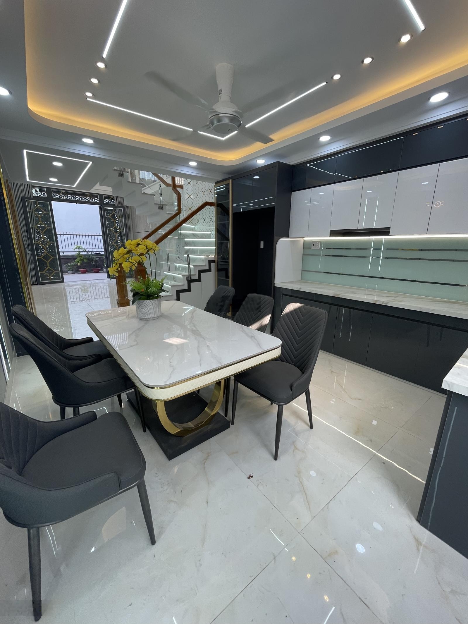 bán nhà đường hương lộ 2 ngay ngã tư bốn xã-56m2 - full nội thất hẻm xe tải thông