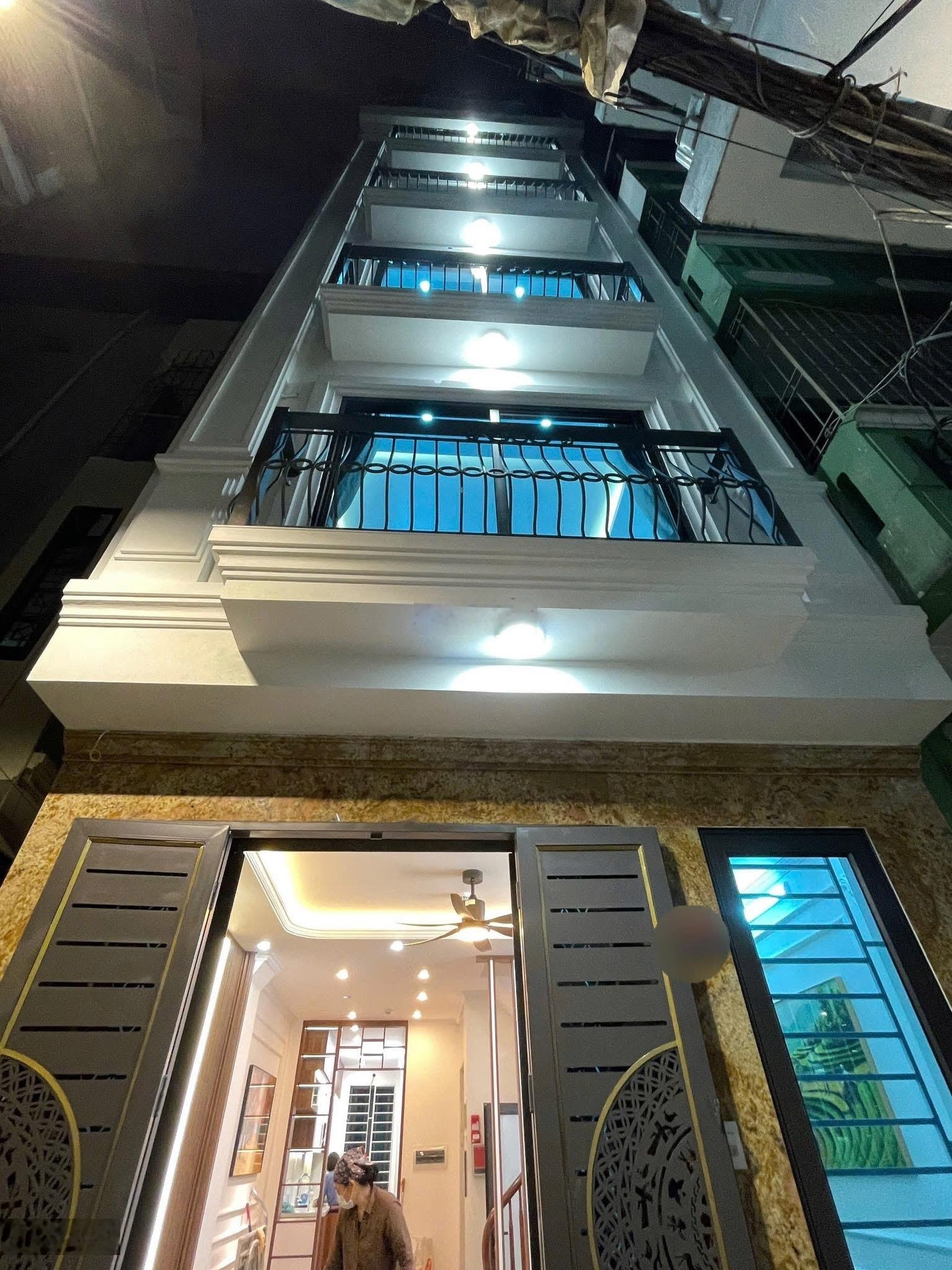 Ngõ rộng Thái Hà, Đống Đa 40M, 6T, MT4,2M, Giá 18,5 Tỷ