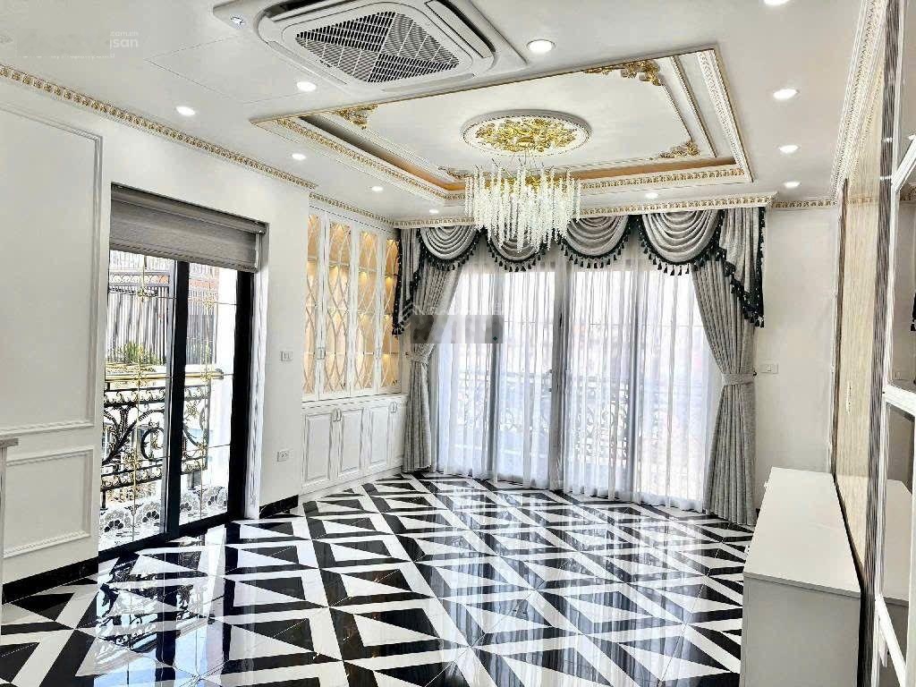 MẶT PHỐ YÊN LẠC - HAI BÀ TRƯNG | 28 TỶ- 52m- Lô góc, 2 mặt thoáng,Tòa nhà 7 tầng thang máy