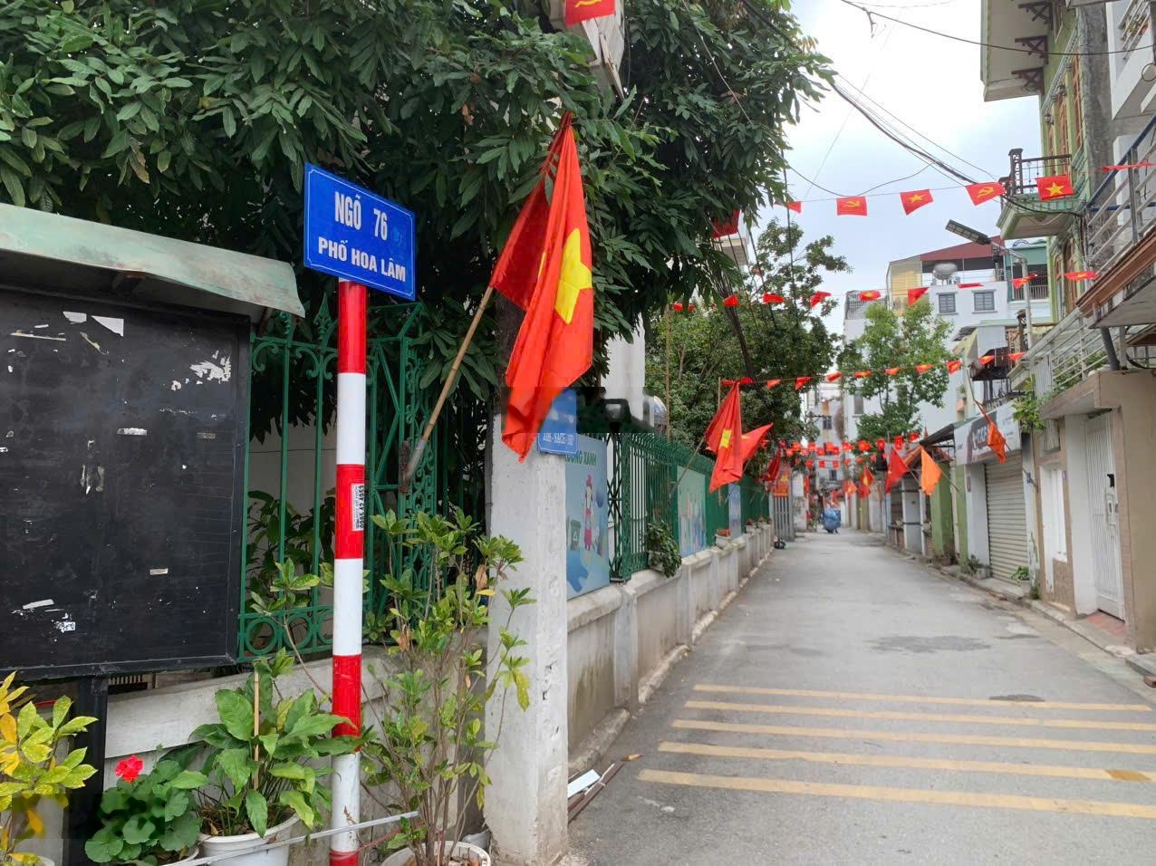 Hoa hậu việt hưng - hướng đông nam - cách đường ô tô đúng 10m