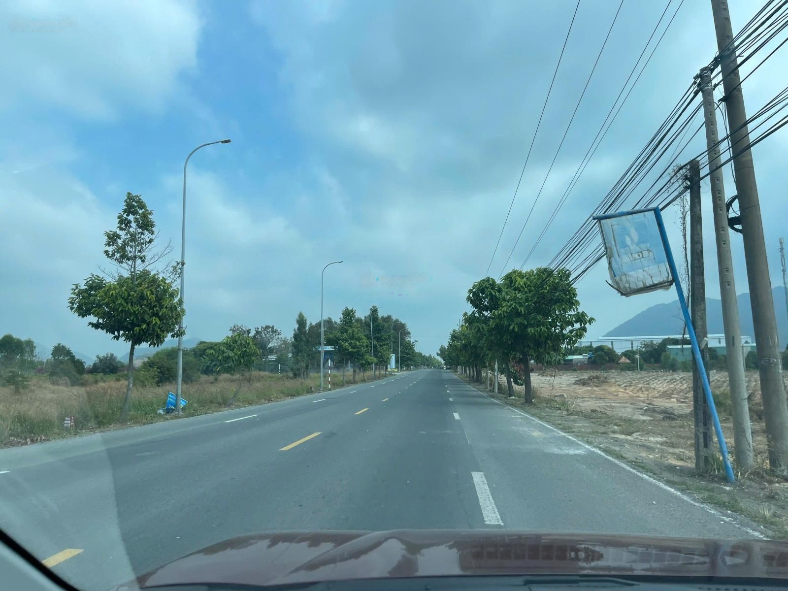 Đất Phú Mỹ 205m² - Đường đất 3m - Giá 1,95 tỷ - Làm việc trực tiếp 0902057768