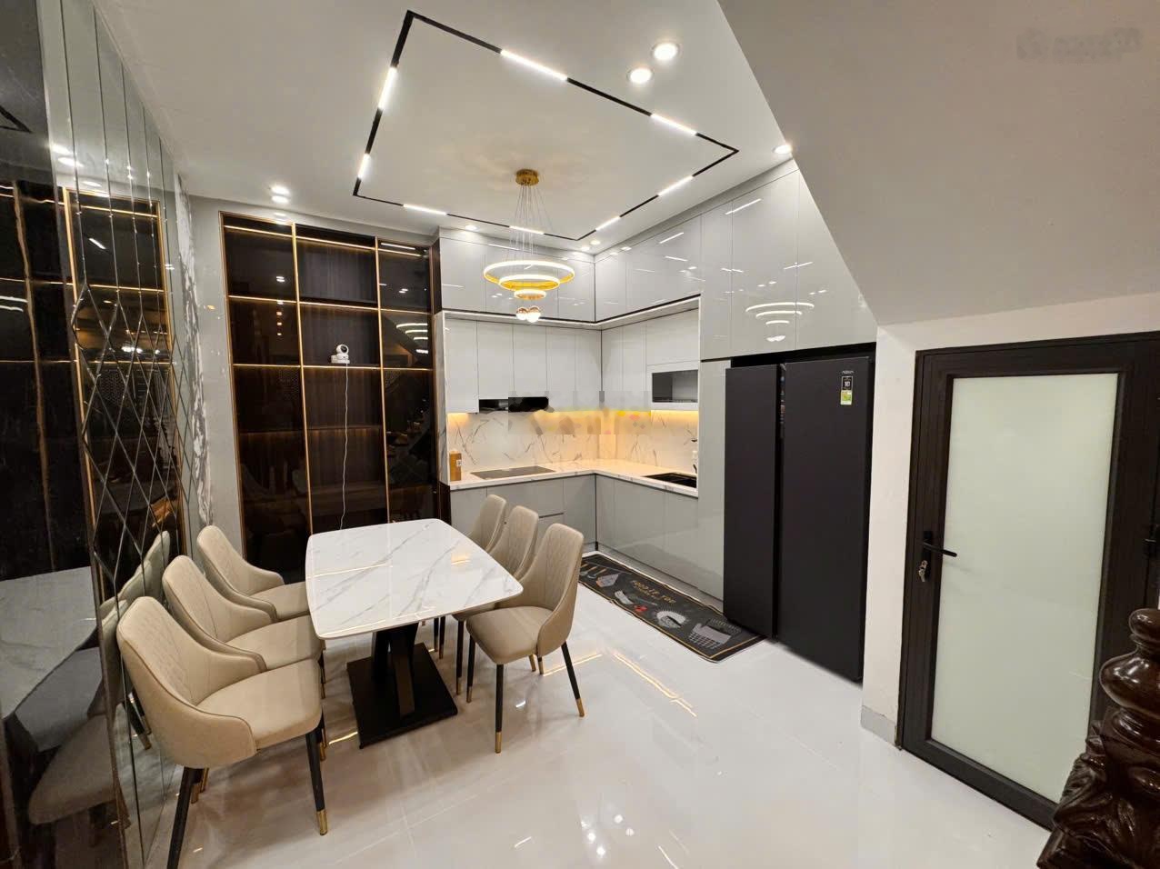 Bán nhà thụy khuê tây hồ 49m 5 tầng mặt ngõ thông gần ô tô 50m đi bộ ra hồ tây