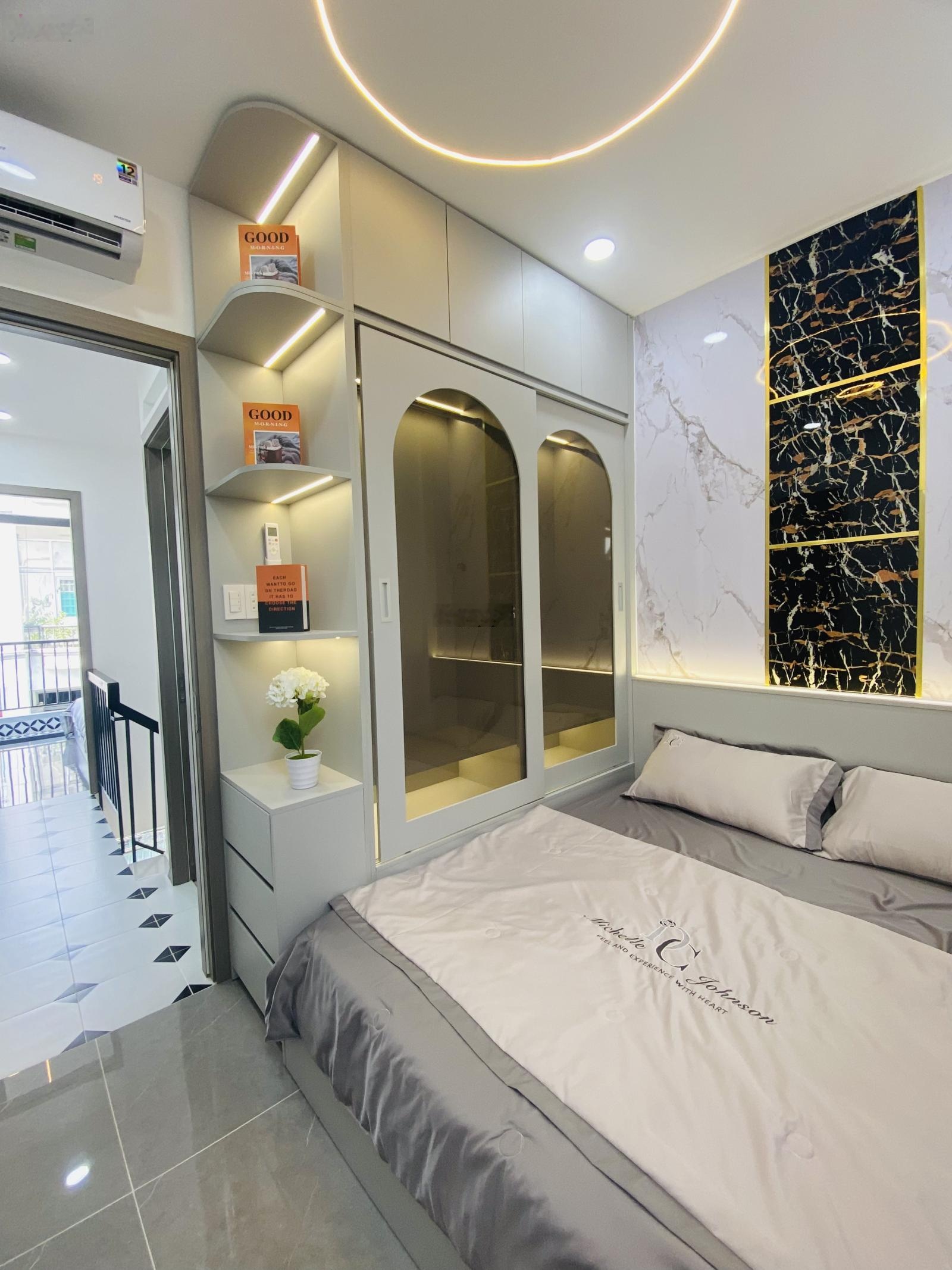 Nhà nở hậu - HXH thông Nguyễn Văn Công - 3PN - 3 Tầng - 5.58 Tỷ