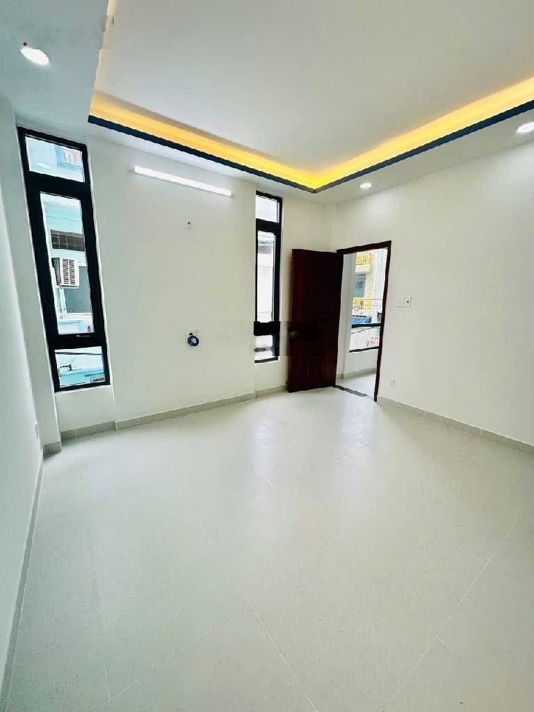 Siêu phẩm 4 tầng 80m2 mới tinh lô góc mặt tiền khu vip tên lửa nhik 8 tỷ