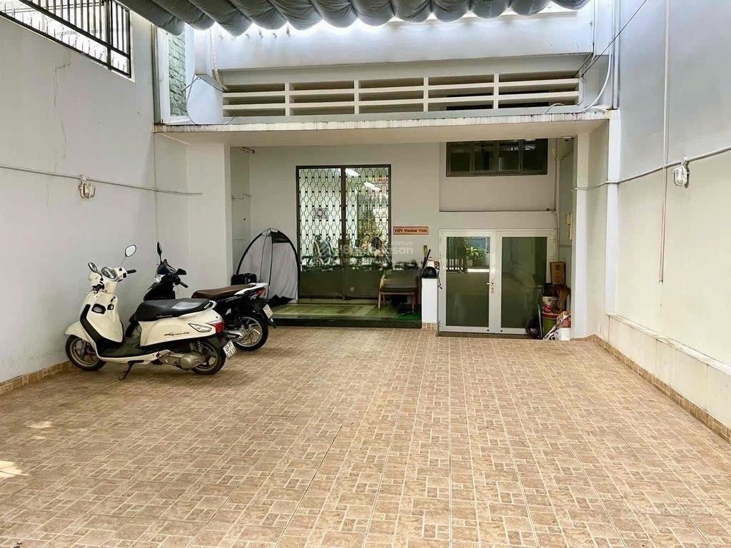 Cho thuê nhà riêng tại Nguyễn Văn Trỗi, 45 triệu, 6x30, 3 tầng chỉ 45tr