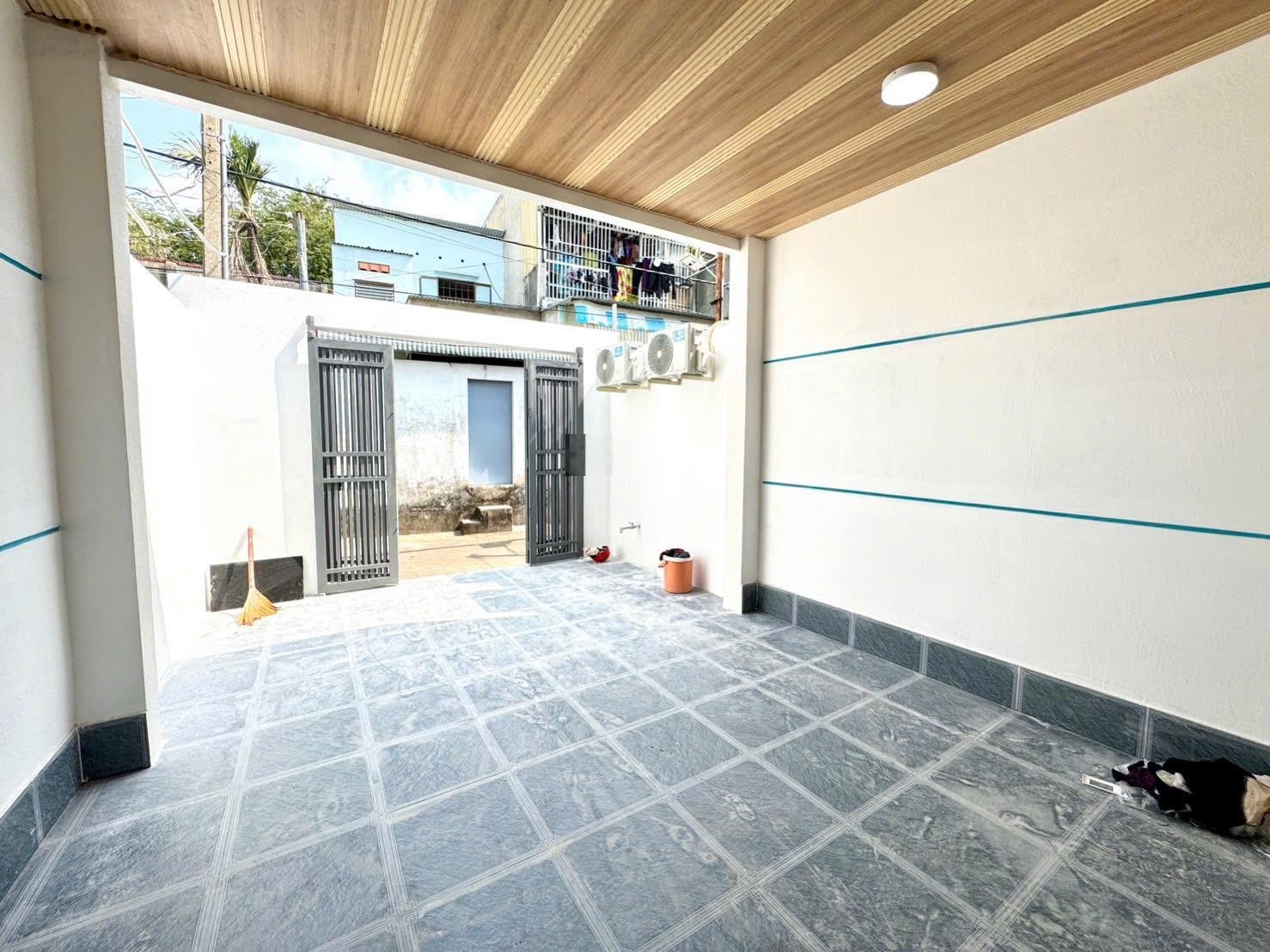 Bán nhà 77m2 sổ riêng thổ cư đường ô tô (P. Quang Vinh) giá 3ty250